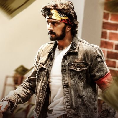 GowthamKiccha7's tweet photo. Kiccha boss ❤️✨
#KicchaBOSS𓃵 #27YearsofSudeepsim https://t.co/jtFZ2d7HZl