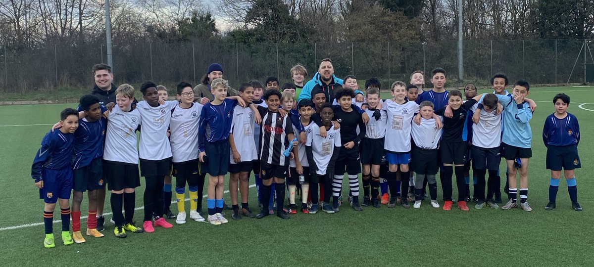 MrJackLiamSmith's tweet image. Belting game of football this afternoon @willowshigh Yr7s won a thriller against @CathaysHigh the scenes at the end absolutely priceless! And Mr Gill had a smile like he’d caught a 20 pounder 🎣 this is why we do it, amazing! @PEWillows