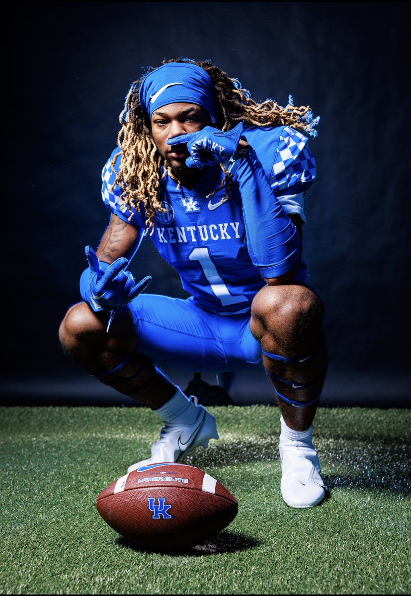 sb3jr's tweet image. BBN let me know, what’s the word?? 💙 #notcommitted