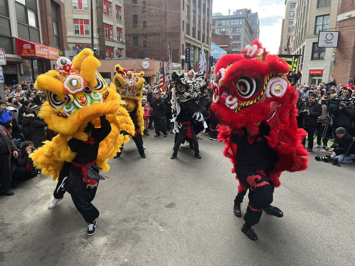 BCEengagement's tweet photo. #YearoftheRabbit 🐇Happy New Year! What a celebration of #commUNITY this weekend in #A1 #Chinatown @bostonpolice #engagementeveryday #CommishCox #BCE https://t.co/94muzfmM6V