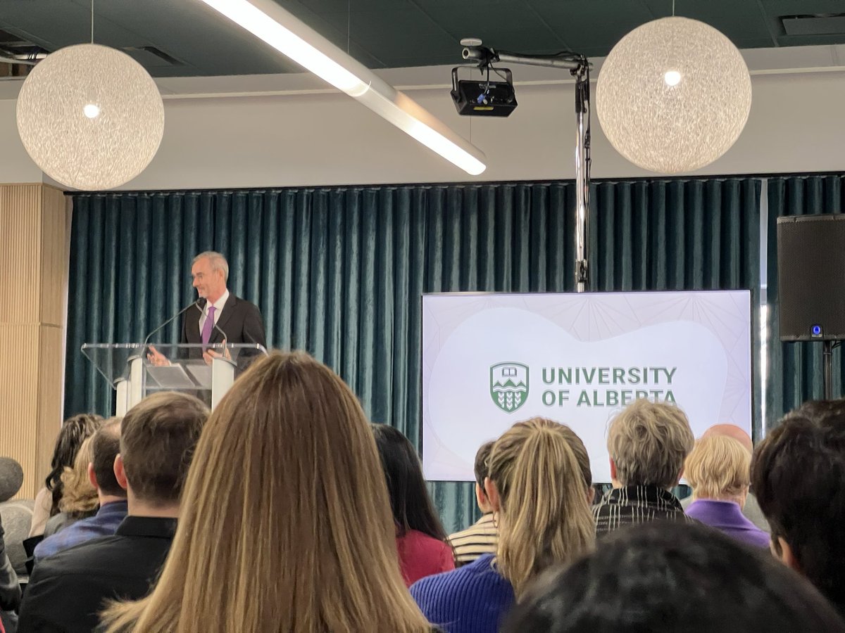 A packed house to hear <a href="/BFlanaganUofA/">Bill Flanagan</a> from the <a href="/UAlberta/">University of Alberta</a> and <a href="/AmiiThinks/">Amii</a> announce that 20 new faculty will be hired in AI across campus in the next 3 years, with 5 of these positions in CS.