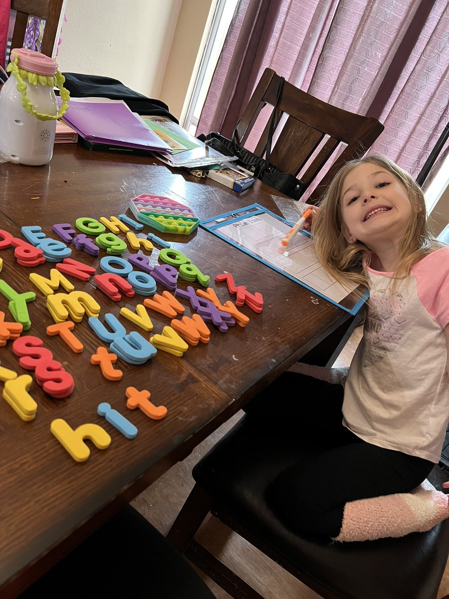 amanda_fraser9's tweet photo. Even if school was cancelled she still had to practice her reading. @Kealani_Brooks @NISDMichael #bethelight #sightwordpractice https://t.co/sWiKAqlN56