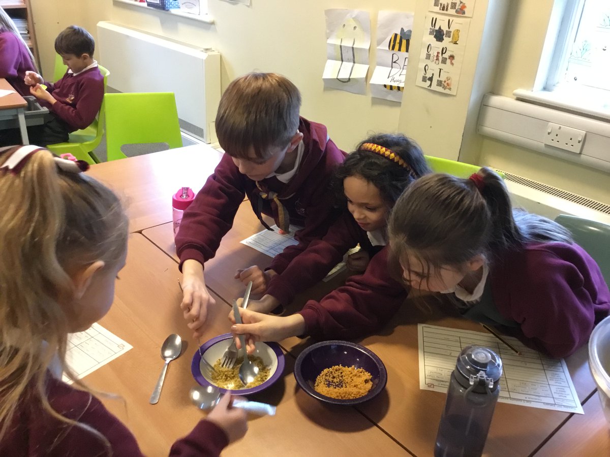 RimroseHope's tweet photo. The children in Y3/4D really enjoyed tasting existing couscous products in preparation for making their own couscous salad next week. #healthylunchboxes #tryingnewthings https://t.co/1Re86CTFCG