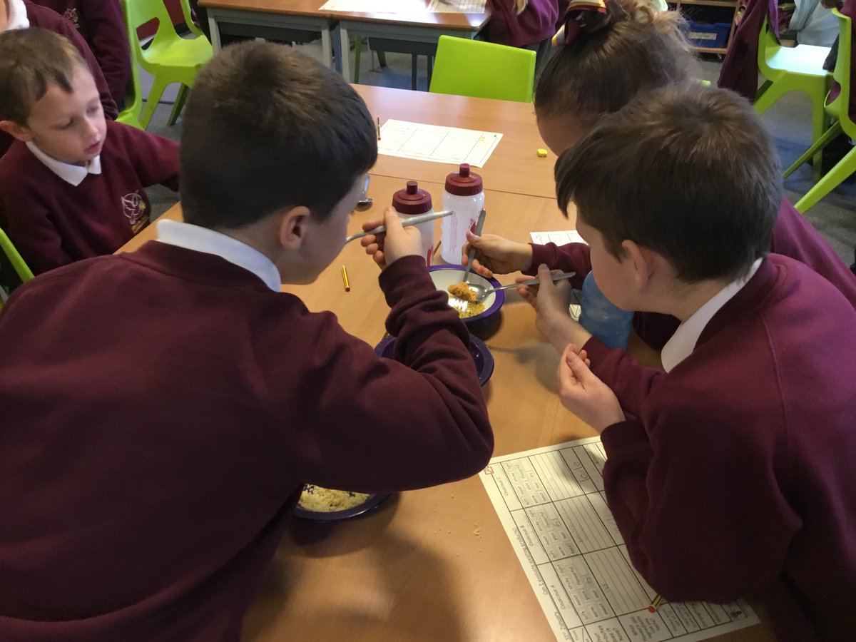 RimroseHope's tweet photo. The children in Y3/4D really enjoyed tasting existing couscous products in preparation for making their own couscous salad next week. #healthylunchboxes #tryingnewthings https://t.co/1Re86CTFCG