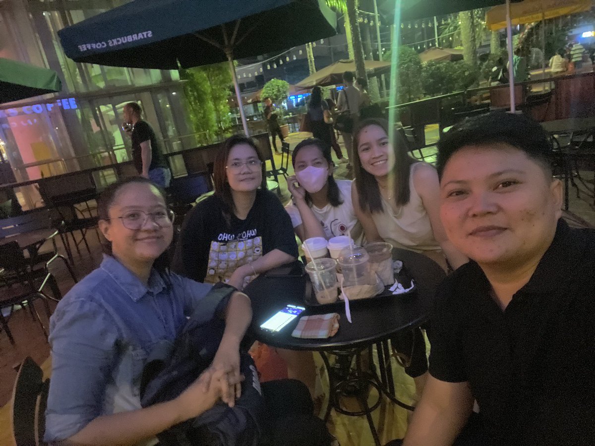 ValdezCarmie's tweet photo. @elle_sirc @dreiiyah @Sky240216 @itsSHIMofficial  thank you. 😂 https://t.co/LINXWCbf6r