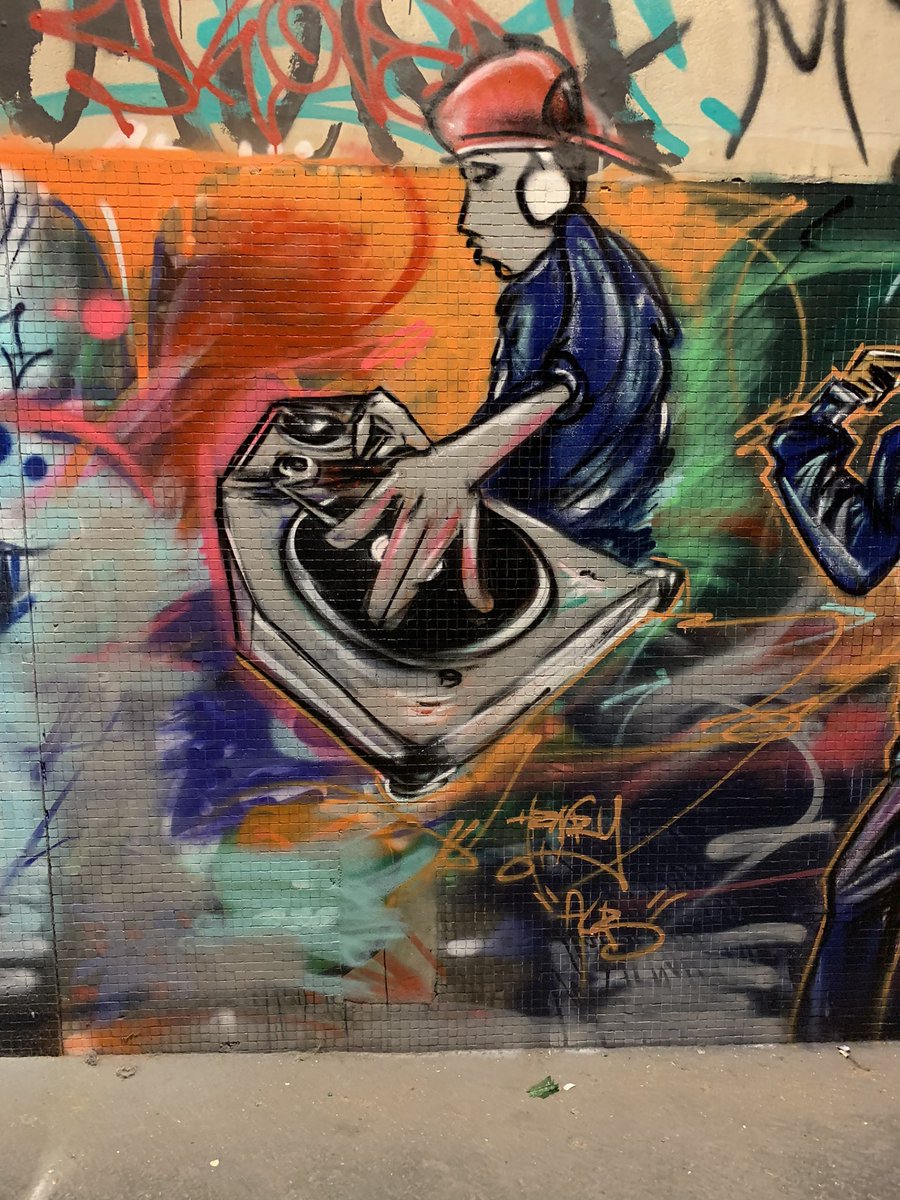 henryhang's tweet photo. Tunnel des Tuileries 
Paris 
#hiphop #hiphopdance #art #streetart #breakdance #Paris2024 #graffitiart #breakin #henryhang https://t.co/AmgpRsY6LU