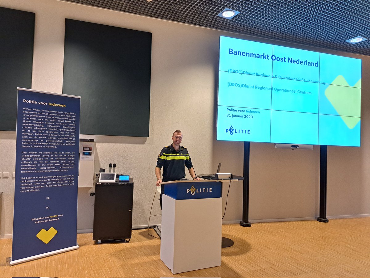 ChantalW_'s tweet image. Voorbereidingen banenmarkt in volle gang! Informatie over banen bij de politie maar dan NIET op straat! Met als spreker van de avond: @nicksmitsocial #DROC #DROS