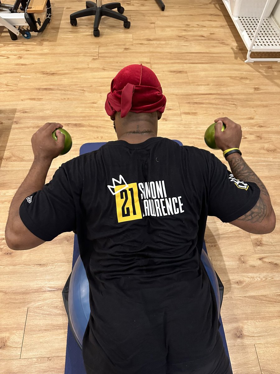 Simoni_Lawrence's tweet image. “I always picked the Queen because they can move where ever they want on the board and still be the Queen.” @studiozee