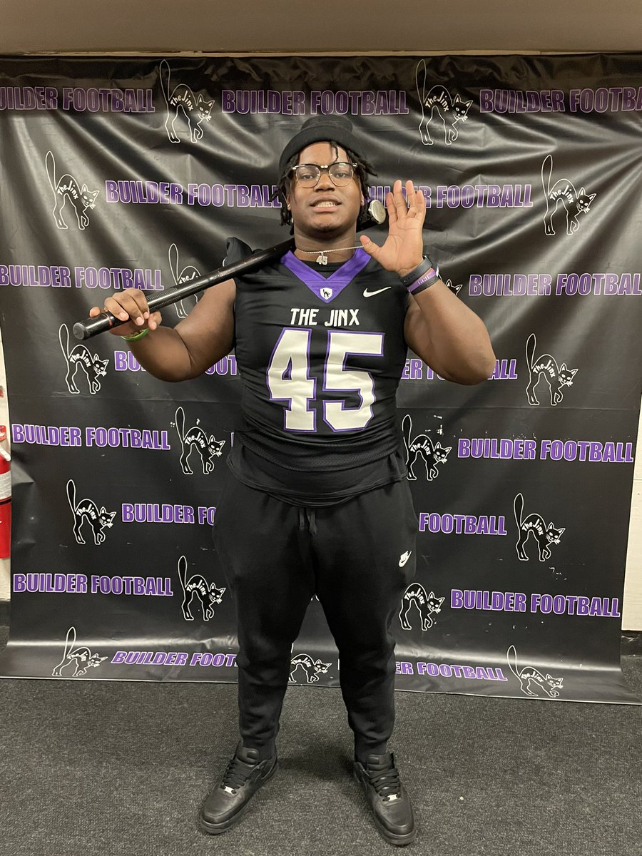 110% COMMITTED ‼️‼️ I want to thank my friends and family but most of all I want to thank God for giving me the ability to make lay such a great sport. I also want to thank @CoachStrongSC and the <a href="/BuilderFootball/">SC Builder Football</a> team for@giving me the opportunity to play at SC.