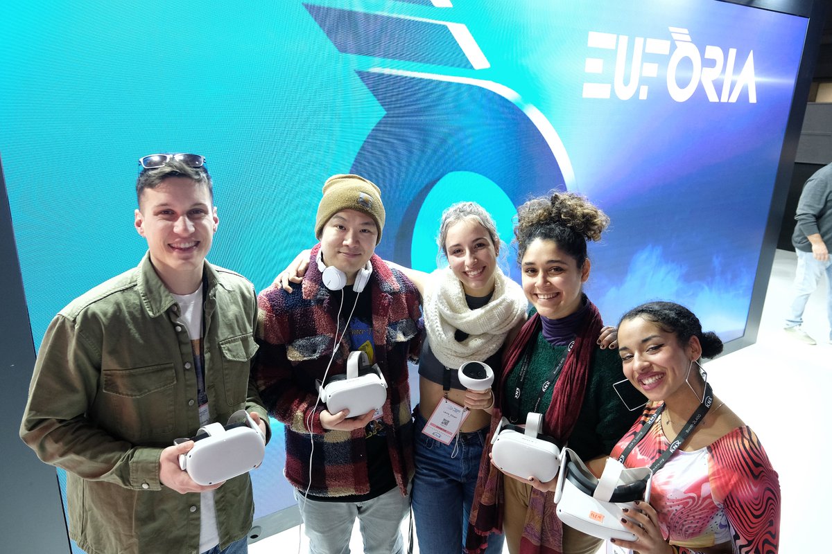 3CatCorporatiu's tweet photo. La CCMA presenta la nova experiència multicàmera en 360º i 3D del concert d'Eufòria i la realització en directe multicàmera 360º de castells en el marc de la fira #ISE23
📷 @AndreuPuigMarti / @CCMA_cat
▶️https://t.co/E1eFQKhOxG https://t.co/dv2yTbdQex