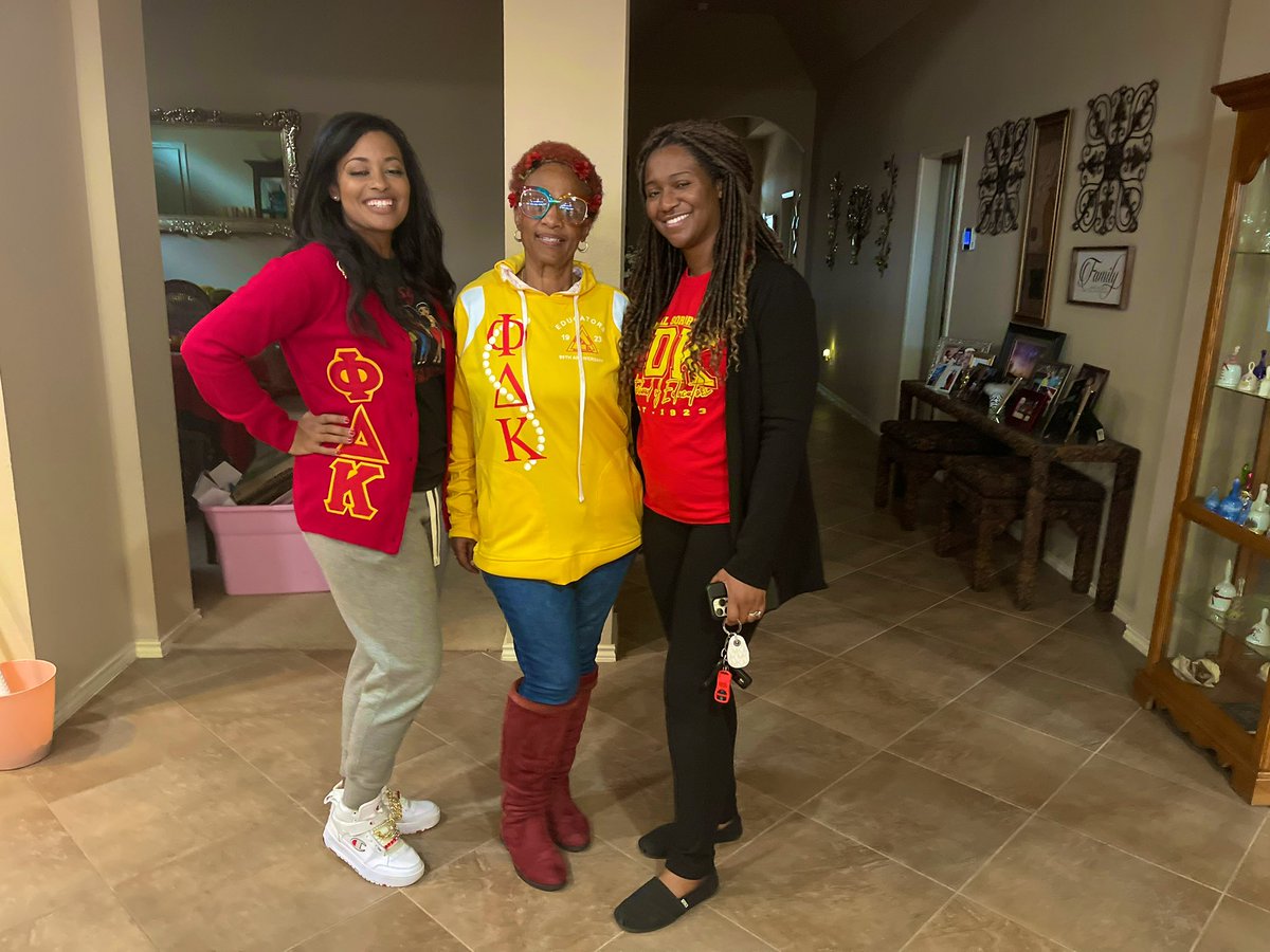 Teri_Saunders7's tweet image. Our Xinos Step Team practice was FUN &amp;amp; brought back memories from my stepping days!😎  I’m so excited to start mentoring these beautiful young ladies!  One happens to be a Hendrickson tennis player, Nevaeh.💚🫶🏽
 #NSPDK #DeltaBeta @Qui3tStrm