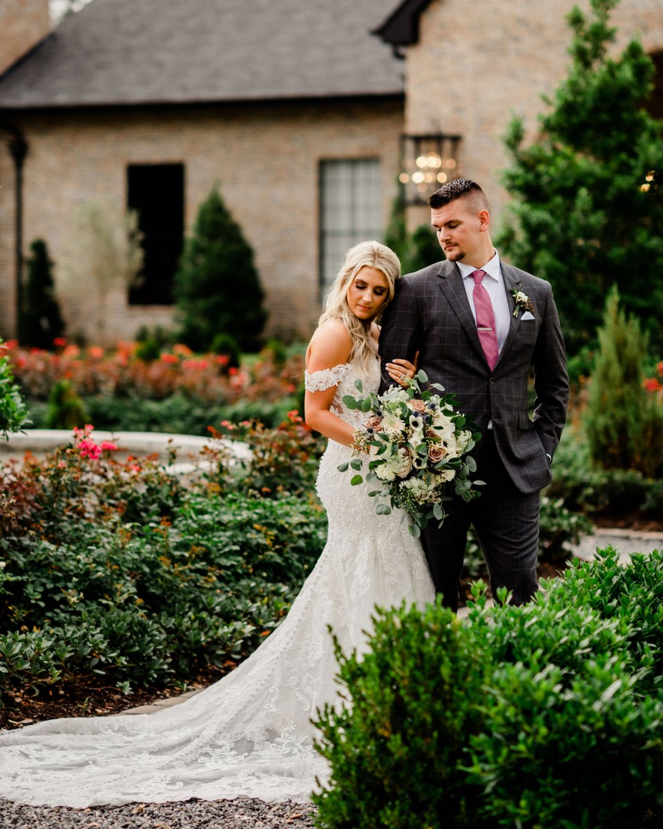 Dreaming of beautiful Wedding Days on this COLD wet Tuesday...
Even with the cold I've been fairly productive today!
I got the kids off to school dressed WITH socks on (my son hate socks as much as I do...but on days like today I make him wear them lol), worked out, and grocery s