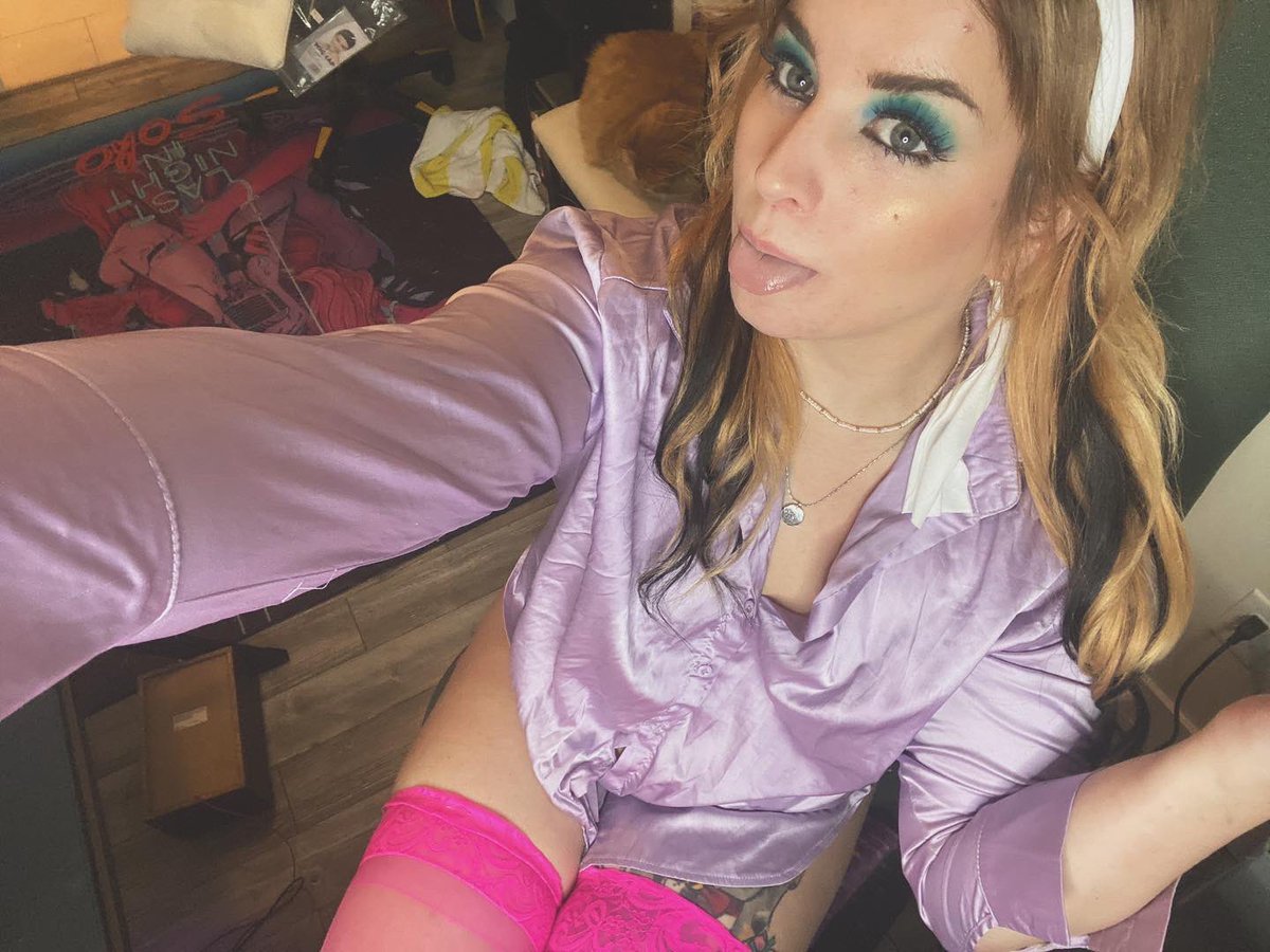 scarkween's tweet photo. @OnlyFansHero Free page. Would love to connect with new people ☺️☺️ https://t.co/7ovmbQPxnn https://t.co/OGjjIXyDo3
