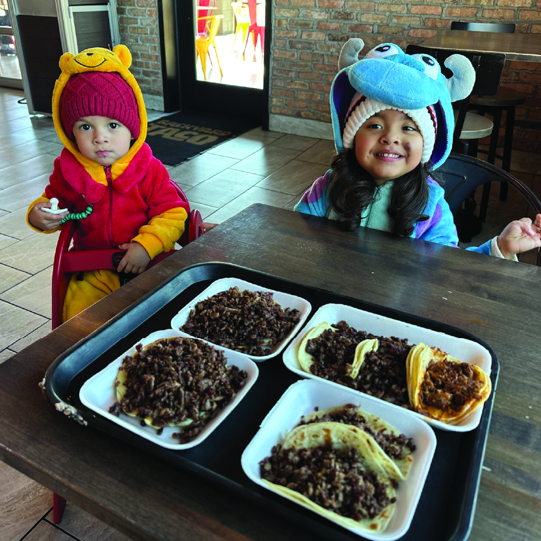 TacoBackyard's tweet photo. "Train up a child in the way he should go to eat tacos, even when he is old he will not depart " โ Proverbs 22:6-ish. Bring-em in! Bundle them up if you need to!
#backyardtaco #happyfoodie #foodpicsforfoodies #streettacos #happyfoodies #arizonaeats #azfood #eatlocalaz #tacogram https://t.co/6TuORaHuXf