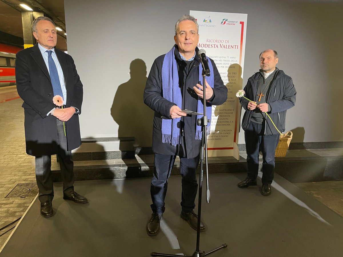 santegidionews's tweet photo. "Il cambiamento parte da chi si occupa dei più poveri e bisognosi". @Marco_europa al ricordo per i 40 anni dalla morte di Modesta Valenti alla stazione #termini di #roma #31gennaio @fsitaliane https://t.co/BUvWbVSH1q