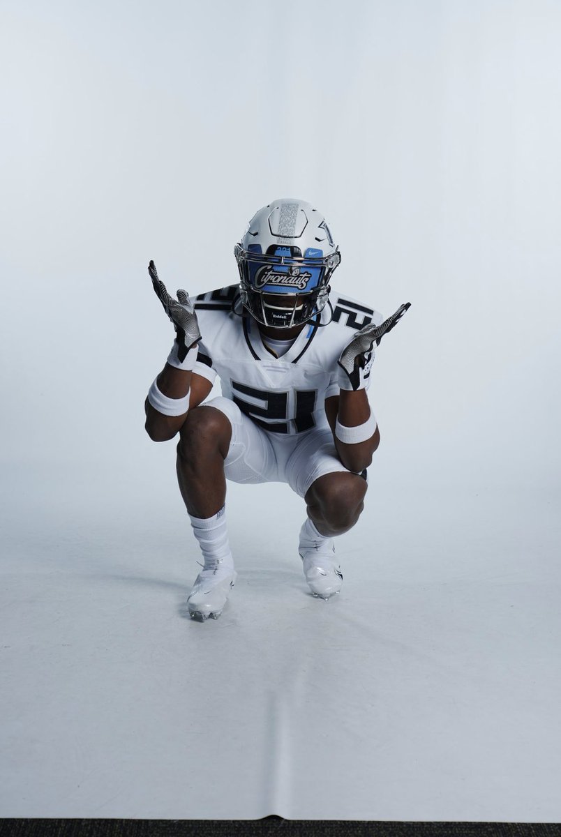 DallenPonder's tweet photo. Had a great time @ UCF this weekend ⚔️ #ChargeOn⚔️⚡️ 
@UCF_Football @heard88 @cgeathers26 @CoachAlexMathis @CoachGusMalzahn @VanguardFB https://t.co/CaFS6yDdM5