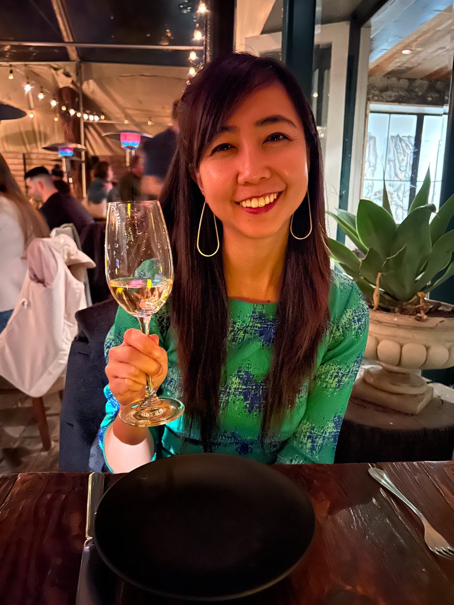 evynelevyn's tweet image. TENURE and PROMOTION to Associate Professor at UCLA, effective July 1, 2023!!!

A dream come true!!  Much love and gratitude to my family, friends, and department for their guidance and support.  It truly takes a village.  And thank you to those who wrote tenure letters for me!