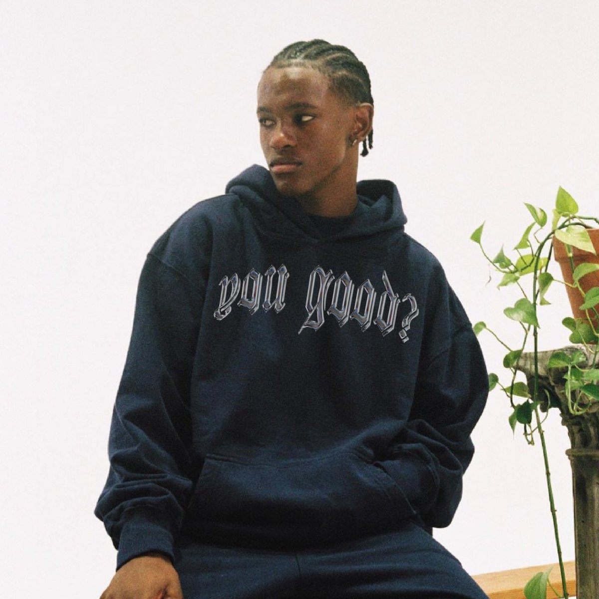 chiefbruh's tweet photo. CHROME HEAVYWEIGHT HOOD // DROPS IN-STORE 12PM // ONLINE AT 1PM
.
.
.
#bruh #skateshop #streetwear #shakawear #graphicdesign #fashion #apparel #chrome https://t.co/1dmi459I4i