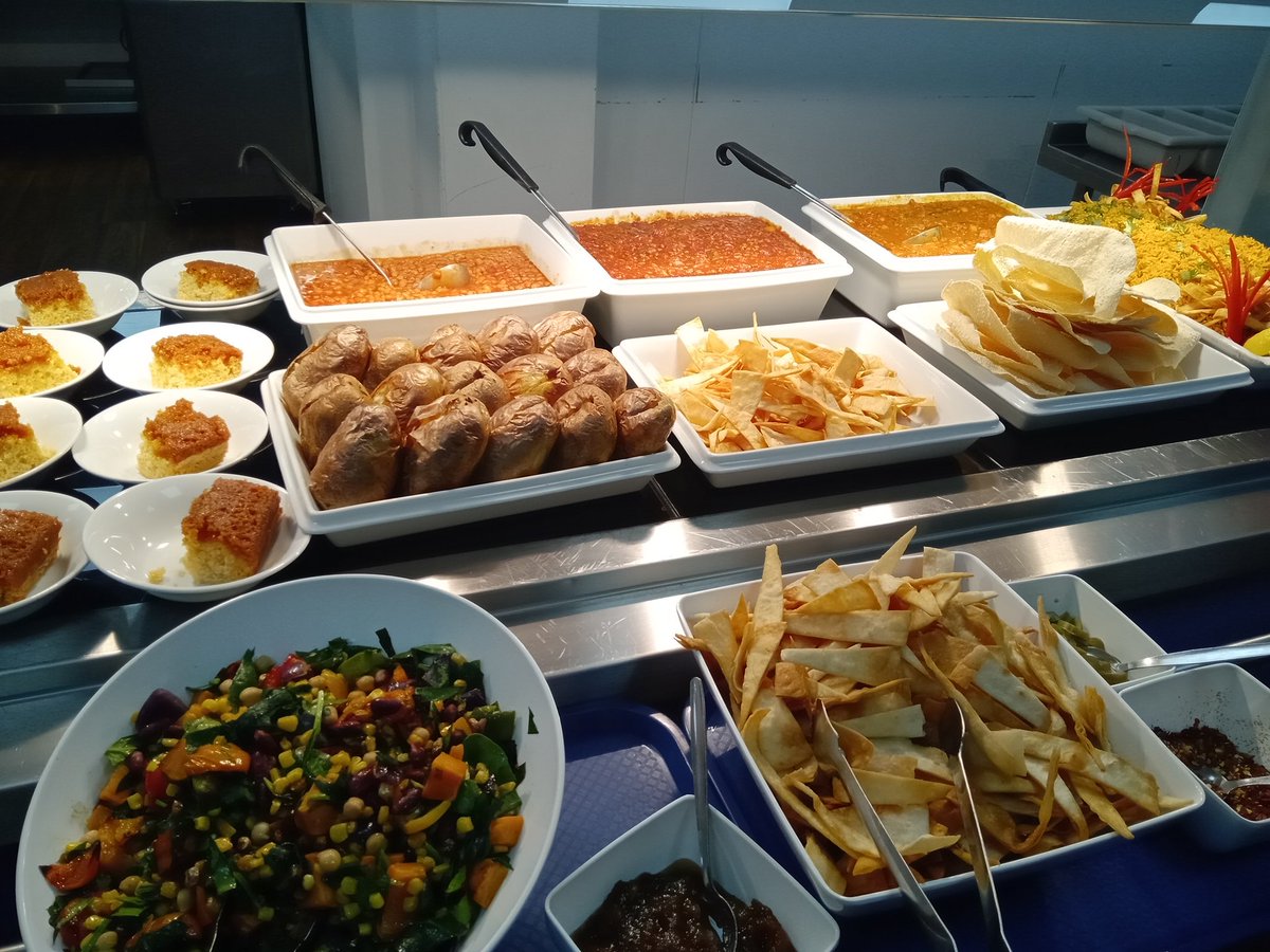 WalesHigh's tweet image. Our catering team excelling again @pepediiasio 🌮🥗🍱🥧🥒🌽🥦 So much choice from many different cuisines 🤗 #mealoftheday #tryitout #checkthebulletinforthemenu #dontmissout 🤞🏽