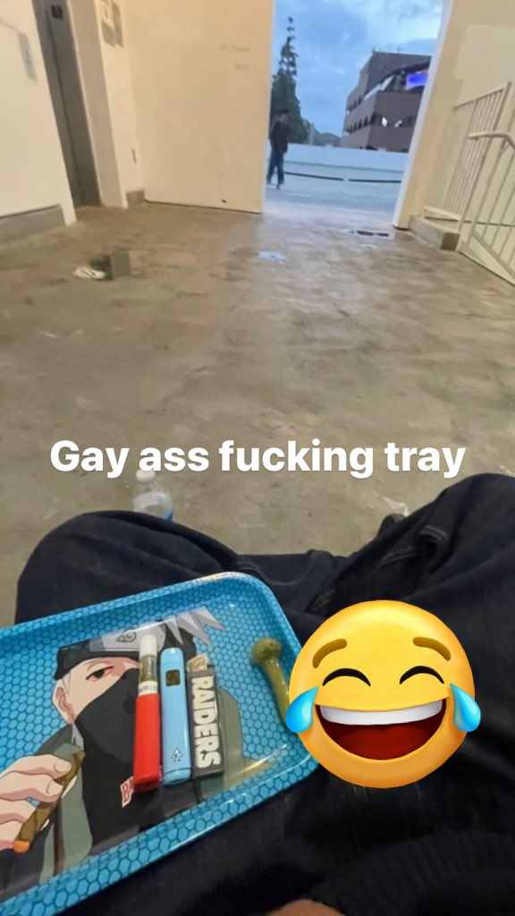 deceasedcause's tweet photo. SKINNY ASS PIPE TOO! #rodneyAbitch https://t.co/UtCsHfcb0U