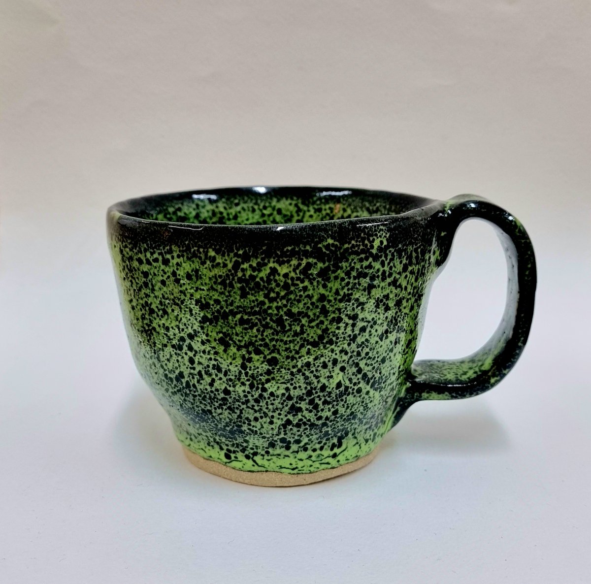 Brunel_Arts's tweet photo. Such original cups here from last term's pottery students!
Well done, they are so unique and full or character.
What a beautiful gift or addition to your home 😊
#pottery #ceramicmug #claycup #claymug #ceramicwork #ceramics #potterywork #claywork #workingwithclay #claymug https://t.co/Szot5WOrxr