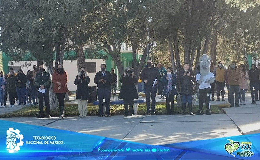 ITVGuadiana's tweet photo. Lunes 30 de enero, Honores a la Bandera en el ITVG y recibiendo a los estudiantes por su regreso a clases
#TeCPotros #ITVG #ComunidadTecNM https://t.co/weLqRjNXXL