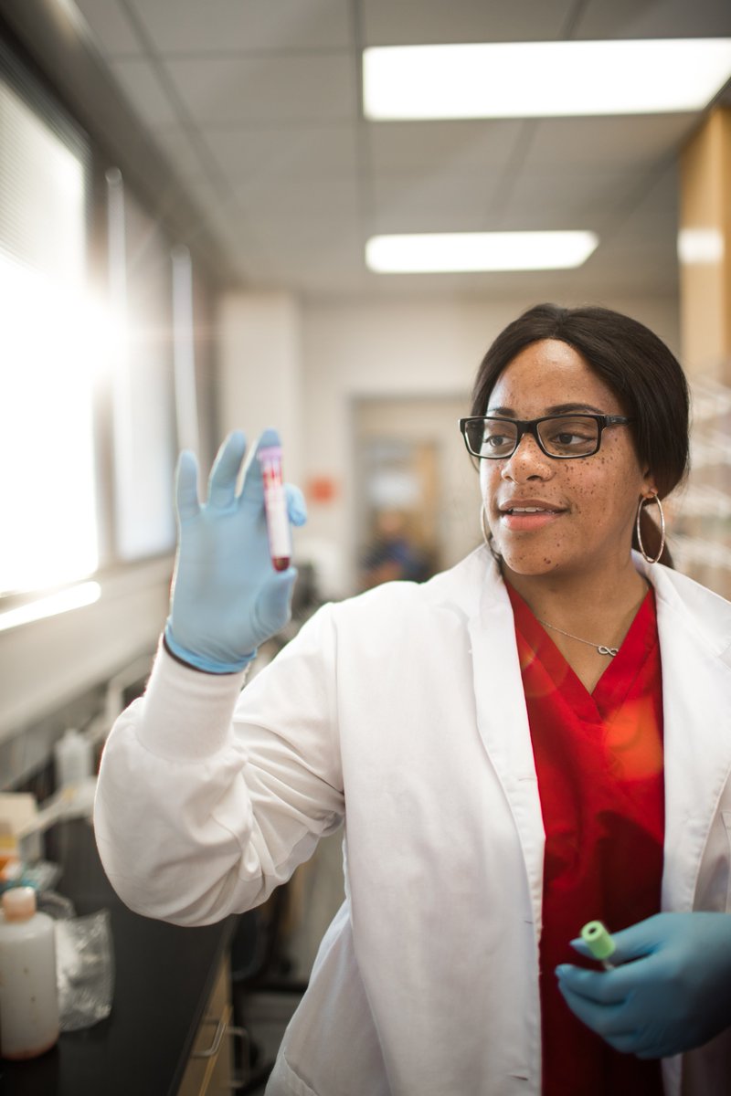 APSUCoSTEM's tweet photo. Department Spotlight! Austin Peay's Department of Allied Health Sciences prepares students for in-demand health care careers in medical laboratory science, radiologic sciences, radiography and nuclear medicine. Learn more at https://t.co/FjDS2gJerP! #ExperienceSTEM https://t.co/BPsUtLBZ8t