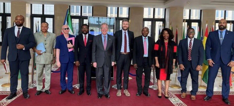 La embajada de 🇺🇸 felicita el progreso que se ha logrado a través de la coordinación con el gobierno de 🇬🇶 para luchar contra la trata, 
<a href="/USEmbassyEG/">U.S. Embassy Malabo 🇺🇸🇬🇶</a> ya está lista  para brindar apoyo para  enjuiciar a los traficantes, proteger a las víctimas y prevenir la trata de personas.
