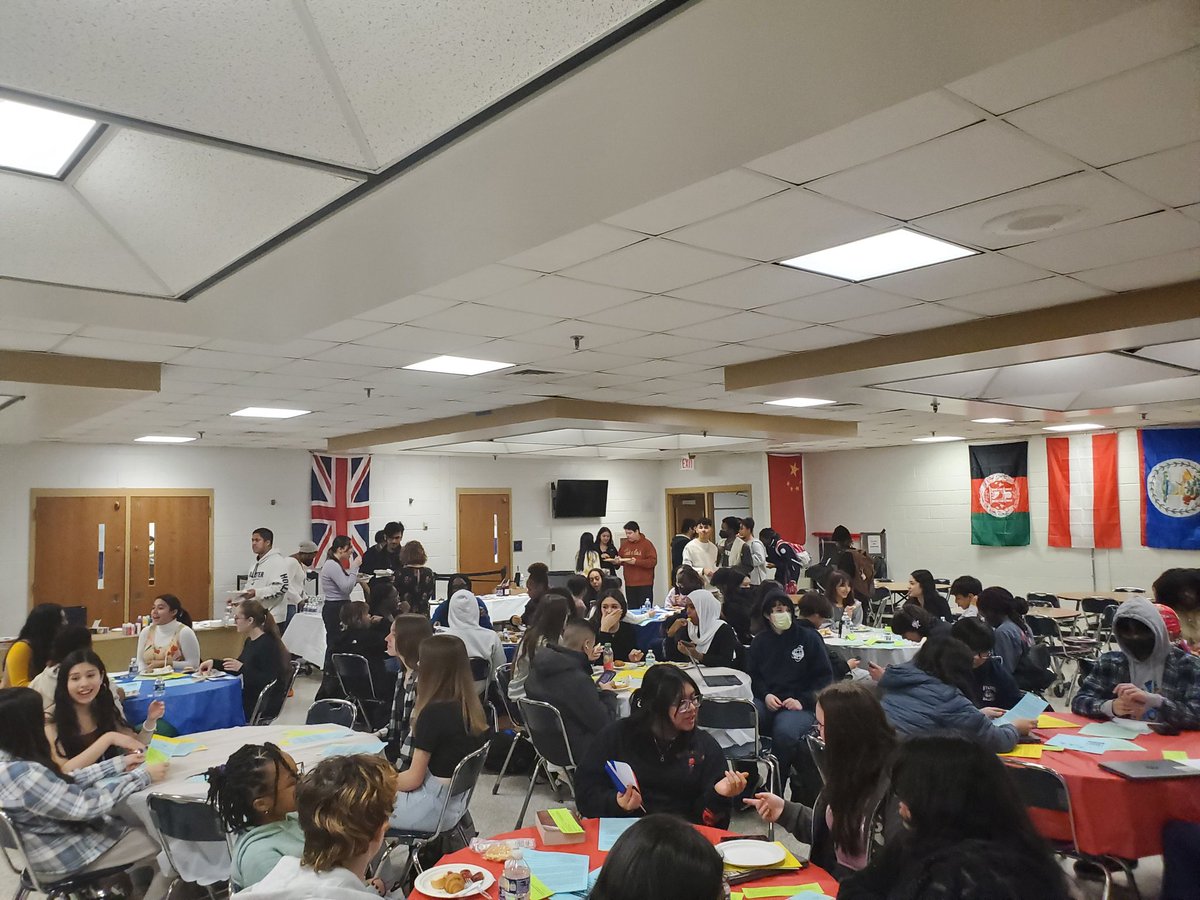 Celebrating 2nd semester with CISL Scholars ahead of our upcoming French Exchange. We shared a meal, took care of course advising, crafted, problem solved &amp; had fun! CISL is the right program for students interested in learning more about the world! Applications are due tomorrow!