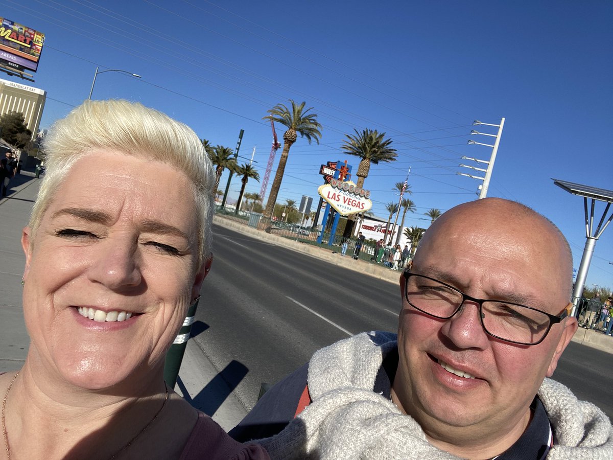 MichelleDoe3's tweet photo. @Copperfield @LuxorLV  #fantasyshow #LasVegas #lasvegasstrip #grandcanyon #hooverdam #highrollerferriswheel #Hollywoodcarsmuseum #wildewesthorsebackadventures  &amp; a wedding @GracelandChapel - it’s been busy - home for a rest https://t.co/TNunhAZLNt