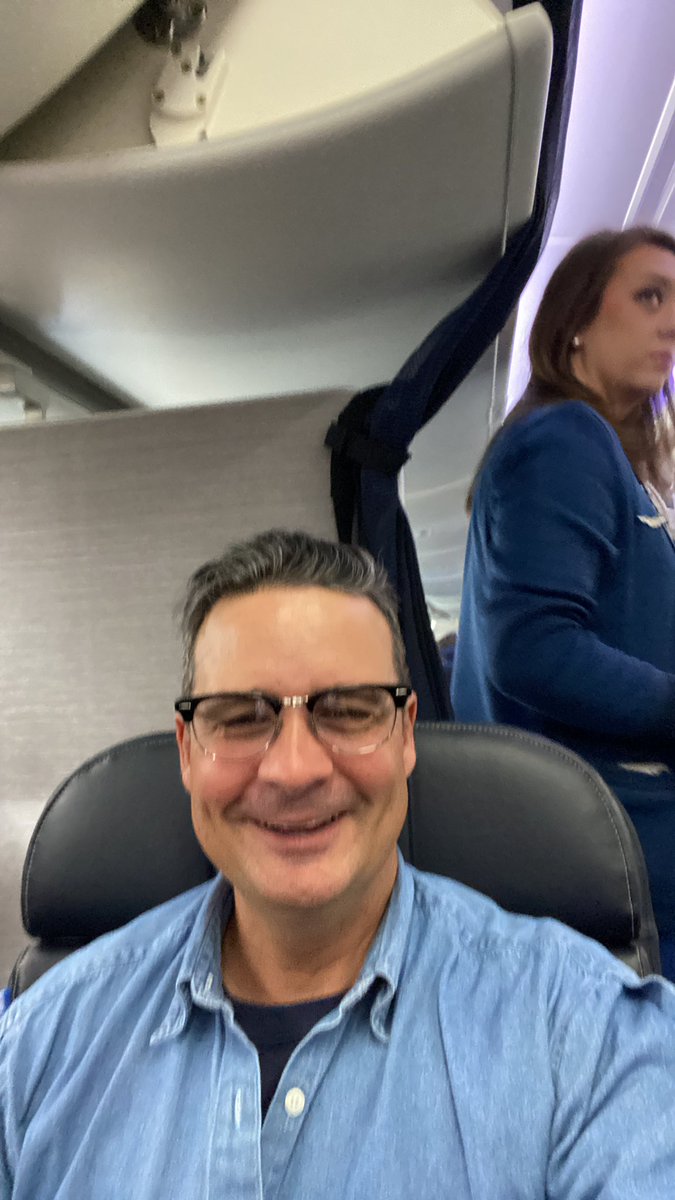 chepayne's tweet photo. Flying United again.  Best airline, with excellent customer service.
#unitedAIRLINES https://t.co/w8NExgdL1T