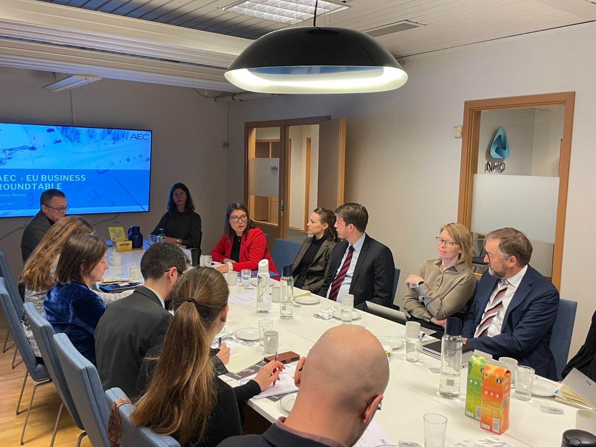 madsfred's tweet photo. More EU in the Arctic and more Arctic in the EU is a catchphrase used a lot. This morning started with an EU-Arctic business roundtable in #Tromsø hosted by @ArcticEcom and attended by several companies who presented to @ClaraGanslandt on the sideliens of @arcticfrontiers https://t.co/Dtrn8Org0q