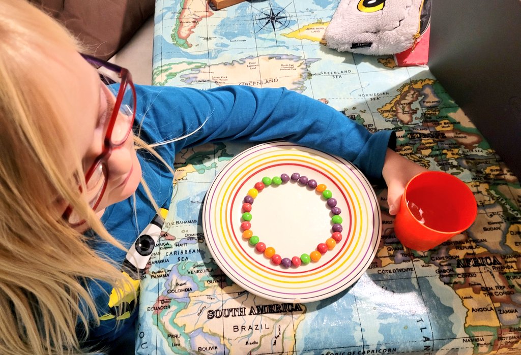 Running2staysa1's tweet image. Before dinner science.... Next time he wants to put the colours in a different order.  We did this in reception today &amp;amp; it reminded me what simple fun it is. Interestingly M remembered doing it when she was in Yr 1. #science #funwithkids #skittles #rainbow