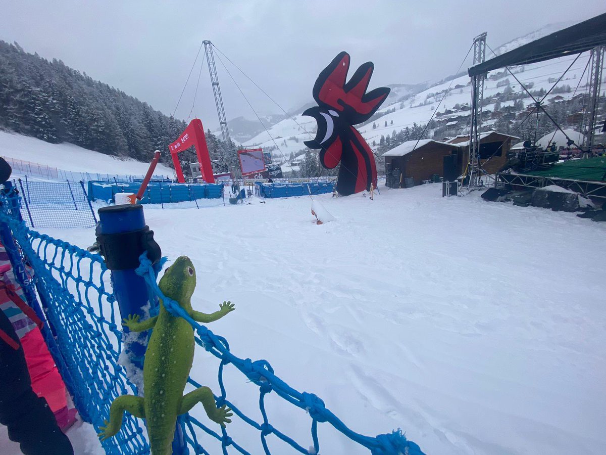mrgreenlizard's tweet photo. Vajadzētu to sniegu dabūt līdz Rīgai! Slēpotu mājās ar lielāko prieku. 🇮🇹🦎😁 #lavilla https://t.co/5cDTVUrnkJ