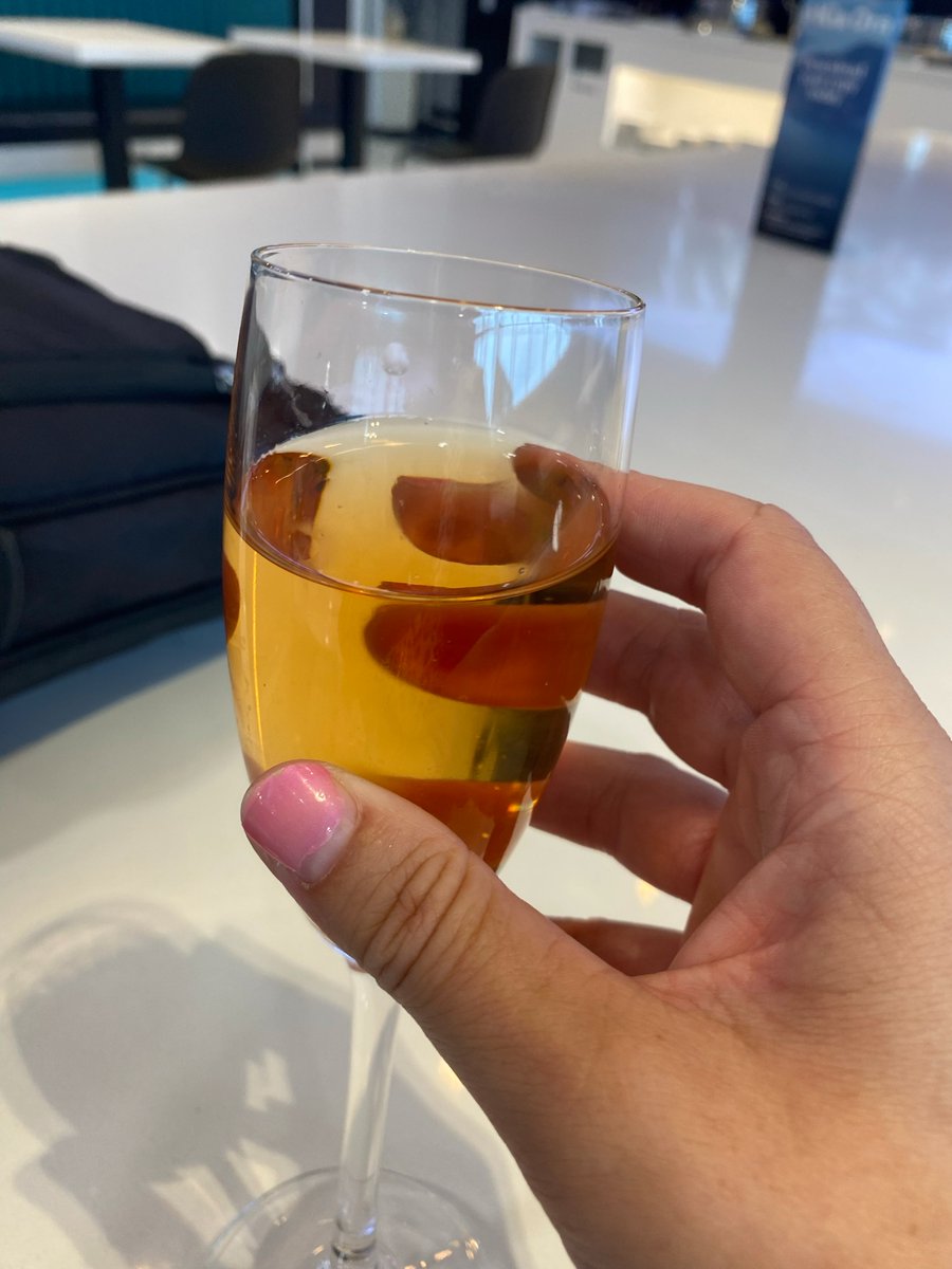 Here's to the working Mums.  I see you out there.  Living and working a whole day before 9am.  Cheers to you, chipped nails and all! 🫠🙋‍♀️