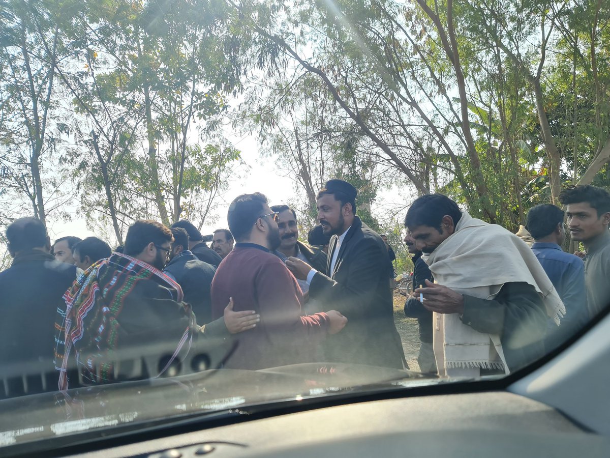 CHUsamaFazal's tweet photo. Just a routine tuesday in constituency!
PP-205 Insha Allah SHAIR ka!
@MaryamNSharif @TararAttaullah @president_pmln 
#PP205 #khanewal #PMLN https://t.co/jCck91JU37