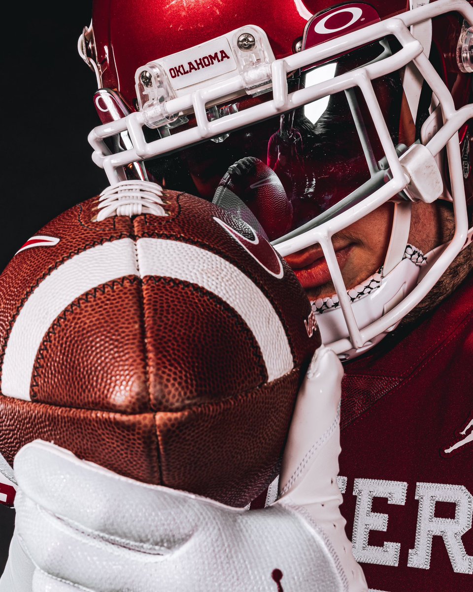 Committed BOOMER SOONER ‼️‼️🔴⚪️ #TMRollsDeep <a href="/CoachGinn/">Coach Ginn</a> <a href="/Coachblizzard1/">Brandon Blizzard</a>