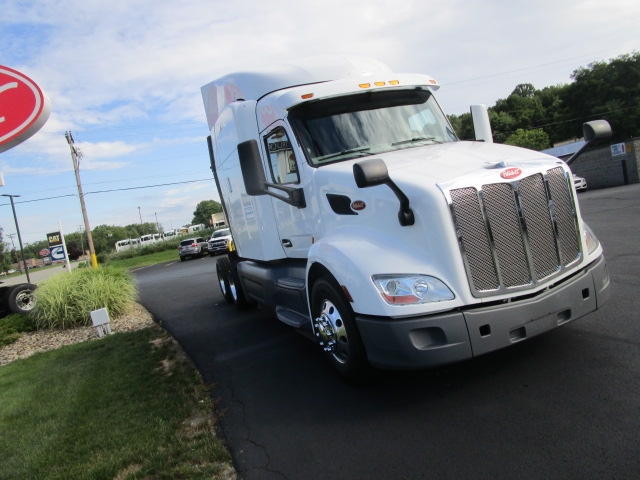 PeterbiltMotors's tweet photo. This 2019 Peterbilt Model 579 is #RedOval certifiedand available at Hunter Peterbilt of Butler. https://t.co/sp7vT3zsxH #PeterbiltPride https://t.co/t01T7Qm7If