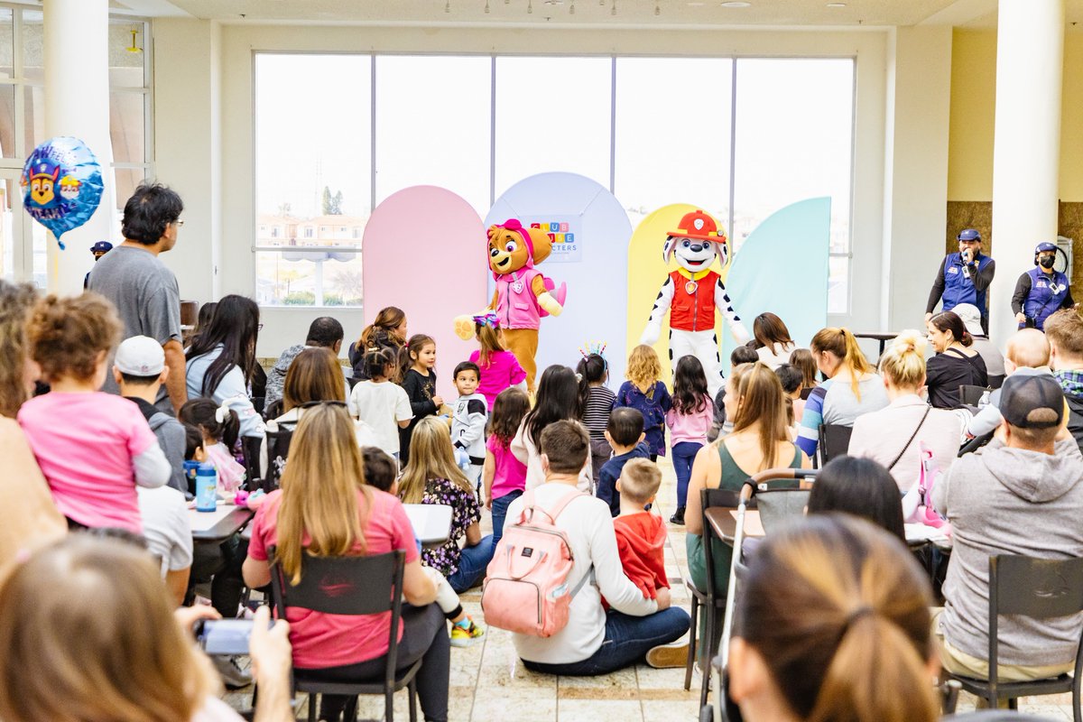 Photo dump from the best New Year’s Paw-Ty ever! 🥳 Thank you to #ClubhouseCharacters and everyone who attended to help us ring in 2023! 🎉