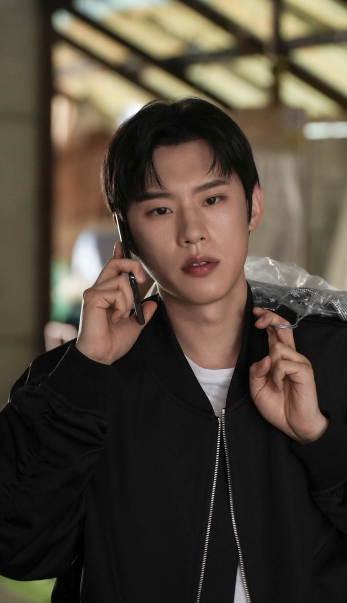 페 tweet media
