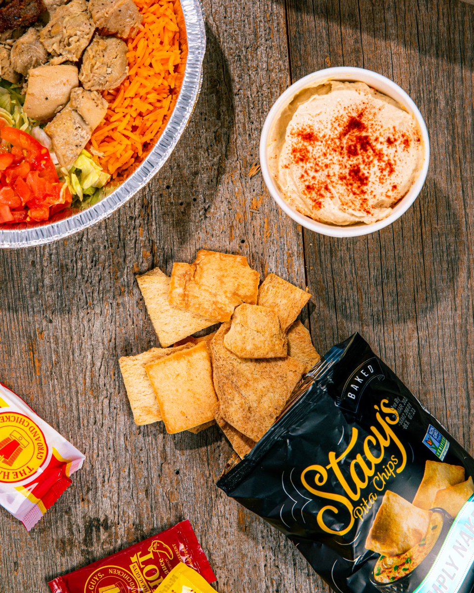 HalalGuys's tweet photo. Fresh sea salt and no color additives or artificial flavors is the only way we dip at The Halal Guys! 

Enjoy Stacy's Pita Chips with any of our hummus flavors for a snack you won't regret!

#HealthyHalal #TheHalalGuys #WeAreDifferent #Stacys #PitaChips #Snacktime #Hummus https://t.co/CtwYdClfAR