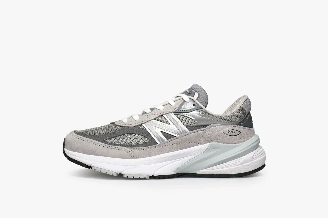 hanonshop's tweet image. New Balance M990GL6 is available to buy ONLINE now!
#hanon #newbalance 
bit.ly/3Y83Toa