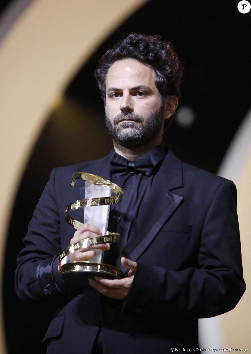 Black_cog_vfx's tweet photo. Nous avons travaillé sur "Chevalier Noir", film du réalisateur iranien Emad Aleebrahim Dehkordi en 2022. Il a remporté l'l'Etoile d'or au festival international du film de Marrakech ! 🏅
Sa sortie est prévue pour le 22 Février! 🎬
#longmetrage #chevaliernoir #etoiledor #blackcog https://t.co/8sdPet13o3
