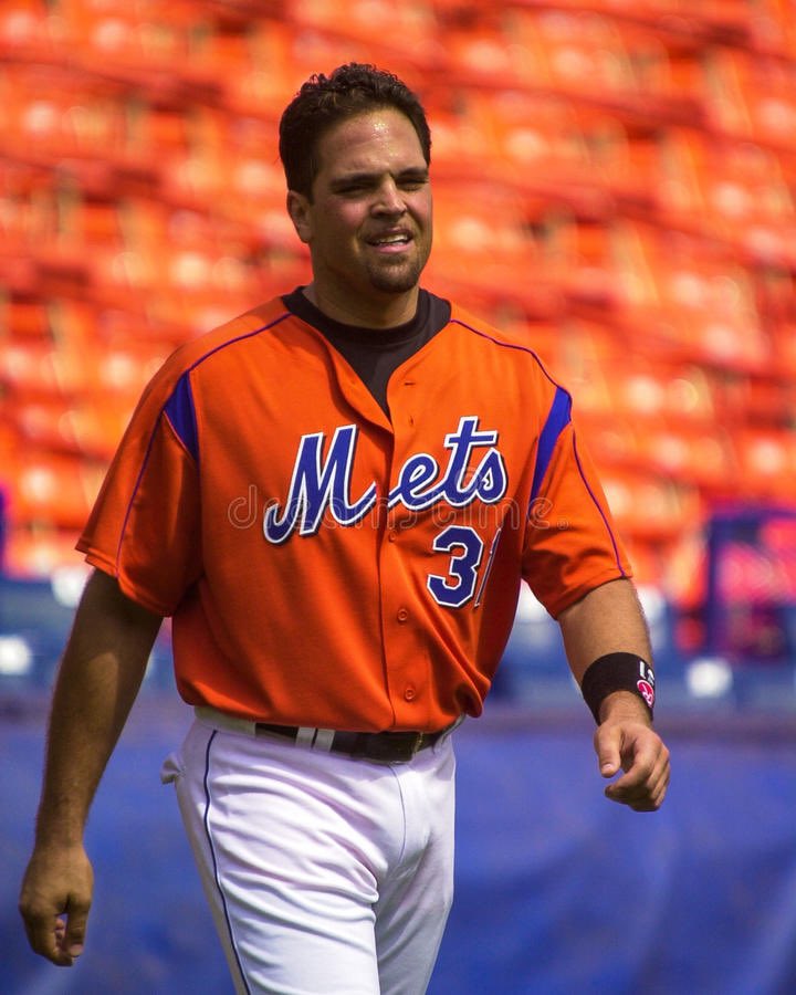 Rasny on X: Anyone else agrees Mets should have a orange jersey like this?   / X