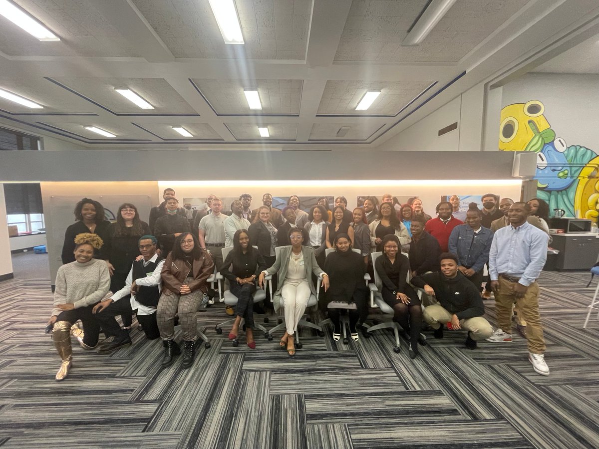 CodeSchoolMphs's tweet image. Please help us give a warm welcome to the January 2023 Code Collective!!! Our newest students came together for orientation at CodeCrew HQ and are fired up to become software engineers!
#GritGrindCode #softwaredevelopers