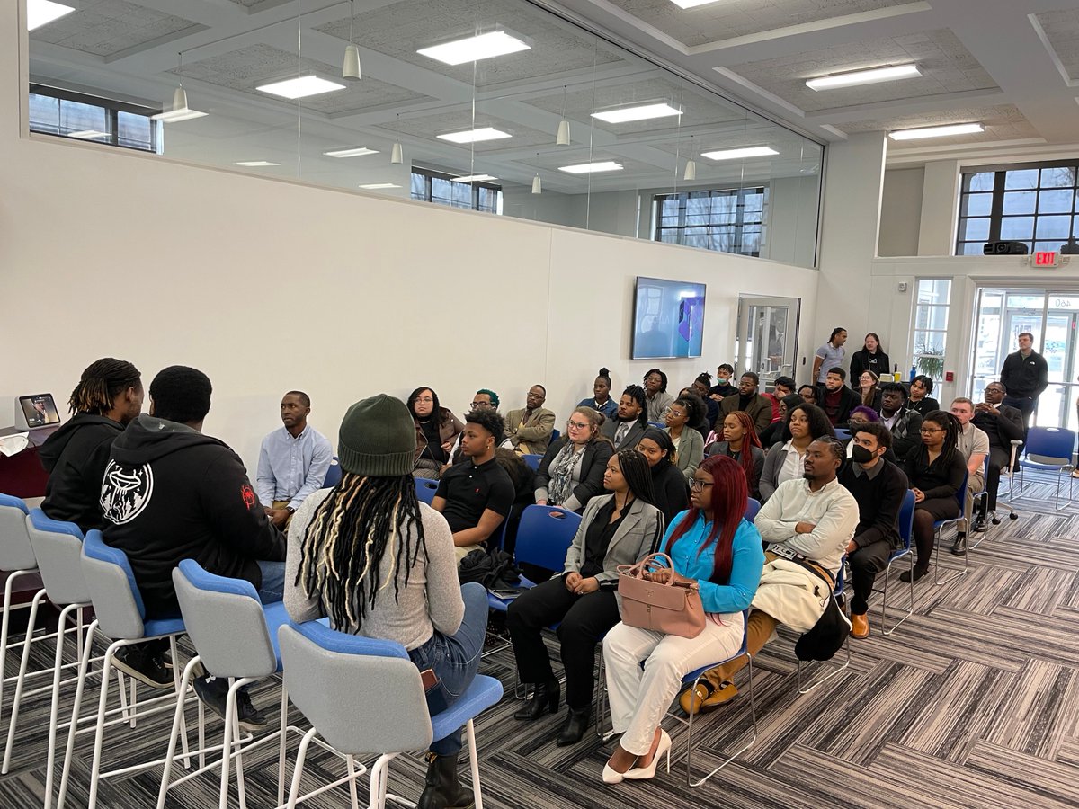 CodeSchoolMphs's tweet image. Please help us give a warm welcome to the January 2023 Code Collective!!! Our newest students came together for orientation at CodeCrew HQ and are fired up to become software engineers!
#GritGrindCode #softwaredevelopers