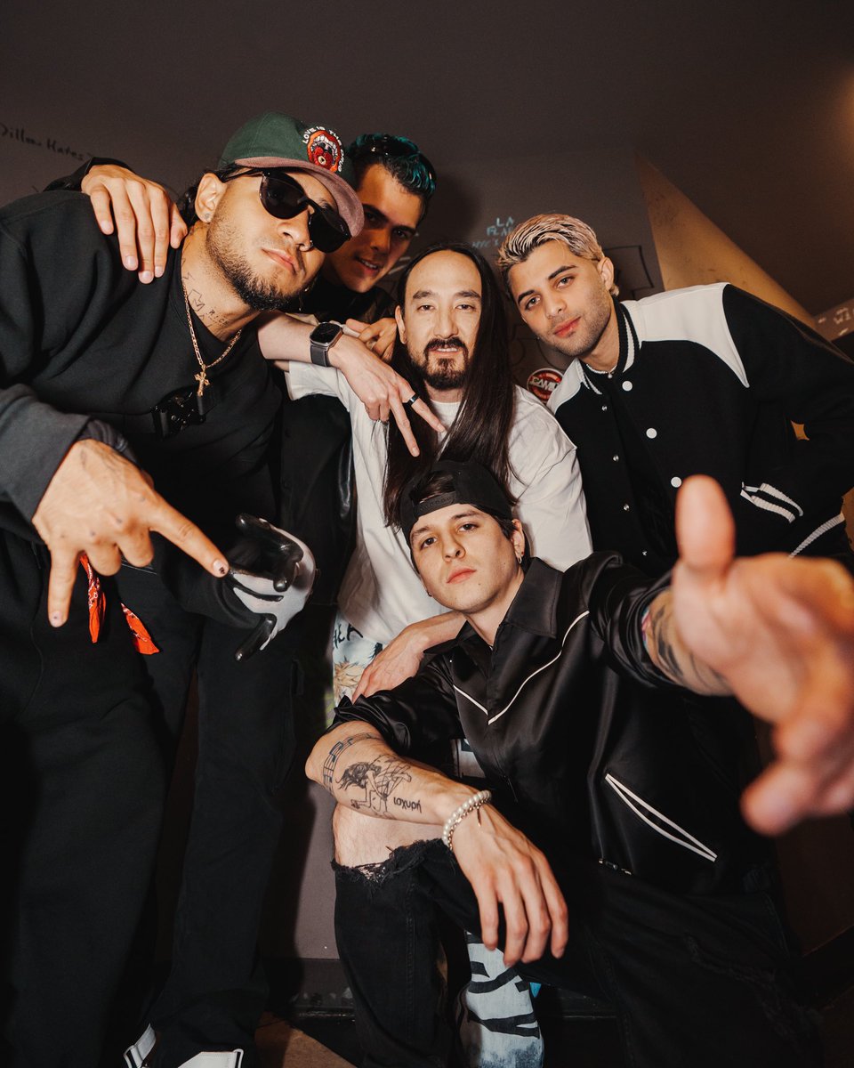 steveaoki's tweet image. Dropping something DIFERENTE Friday 👀 @CNCOmusic