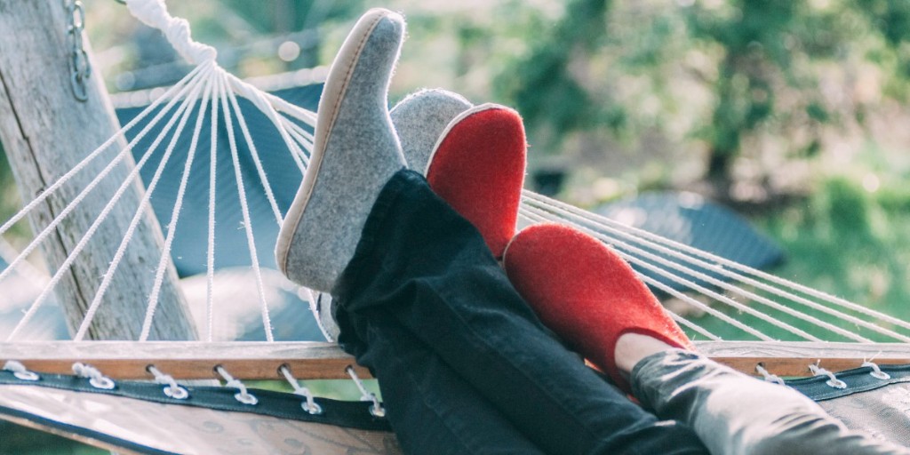 Do you want to try on a pair of Glerups?

Find a retailer near you glerups.ca/apps/dealer-lo…

#Valentine ❤️  #Glerups #WarmFeet #Cozy #Slippers #GlerupsCanada