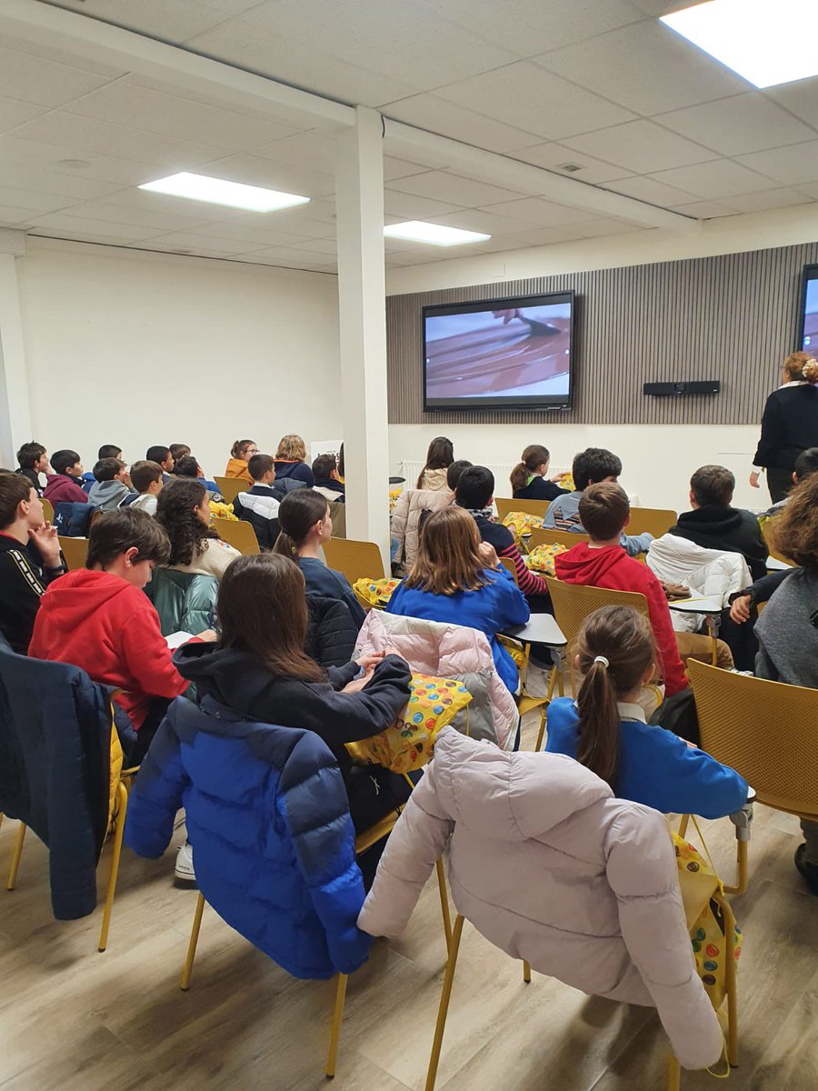 Esta tarde estamos en <a href="/Lacasaytu/">Chocolates Lacasa</a> como parte de la actividad #IndustrialVille. 
Muchas gracias por la visita 🍫😋