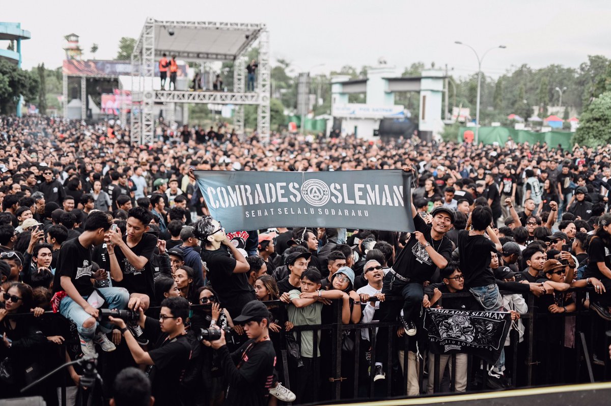 comrades_sleman's tweet photo. Rawatlah generasi dengan cinta, ia kan mengganda melintas zaman menentang laju peradaban~ 

📸 : @marioramadhan28 https://t.co/nrvSRyWaBs